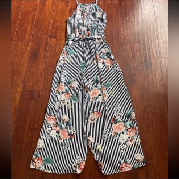 Women’s Floral Stripe Jumpsuit - Picture 6 of 7